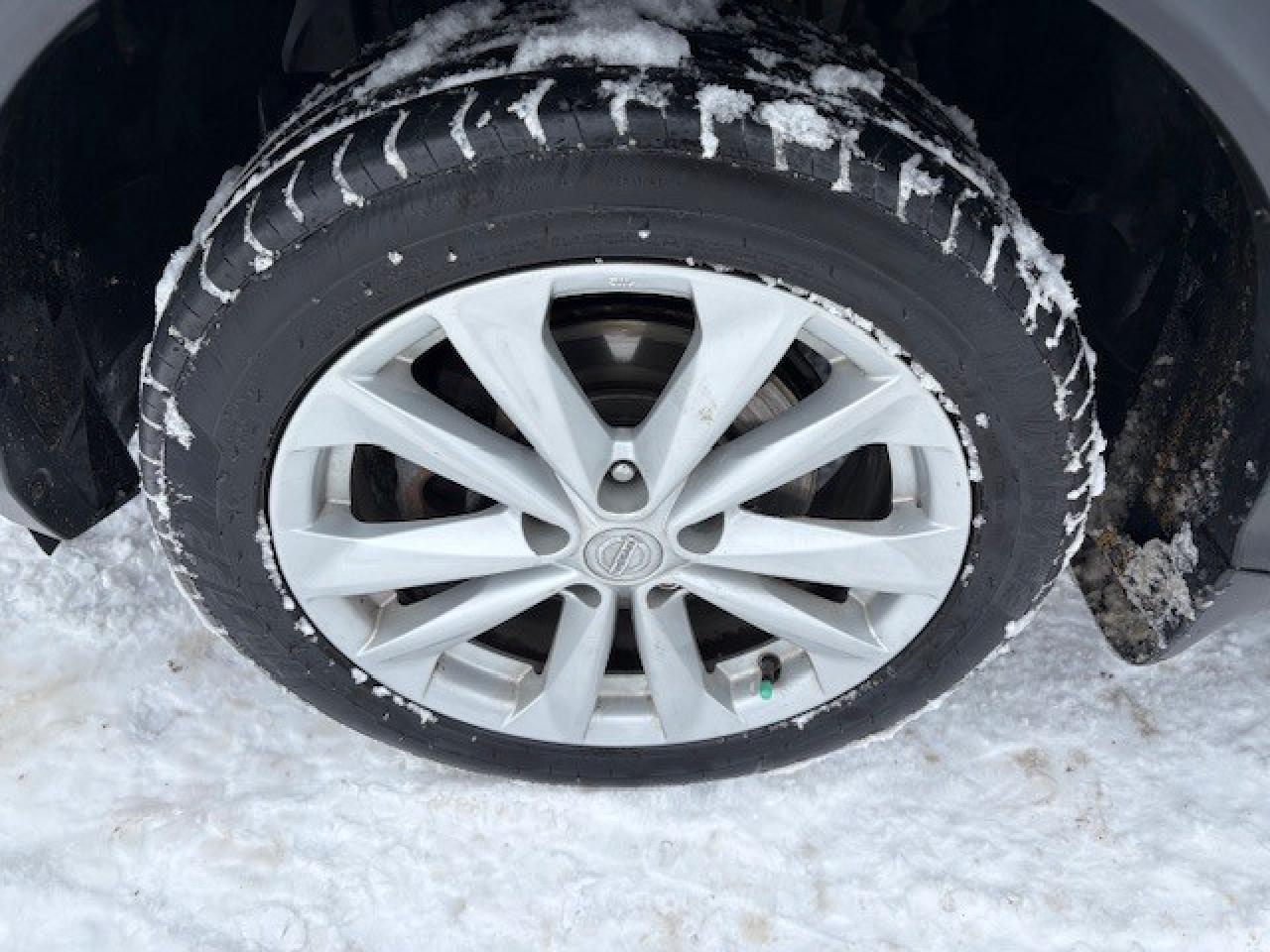 2018 Nissan Qashqai FWD S CVT, HEATED SEATS, SUPER CLEAN, AFFORDABLE!! Photo