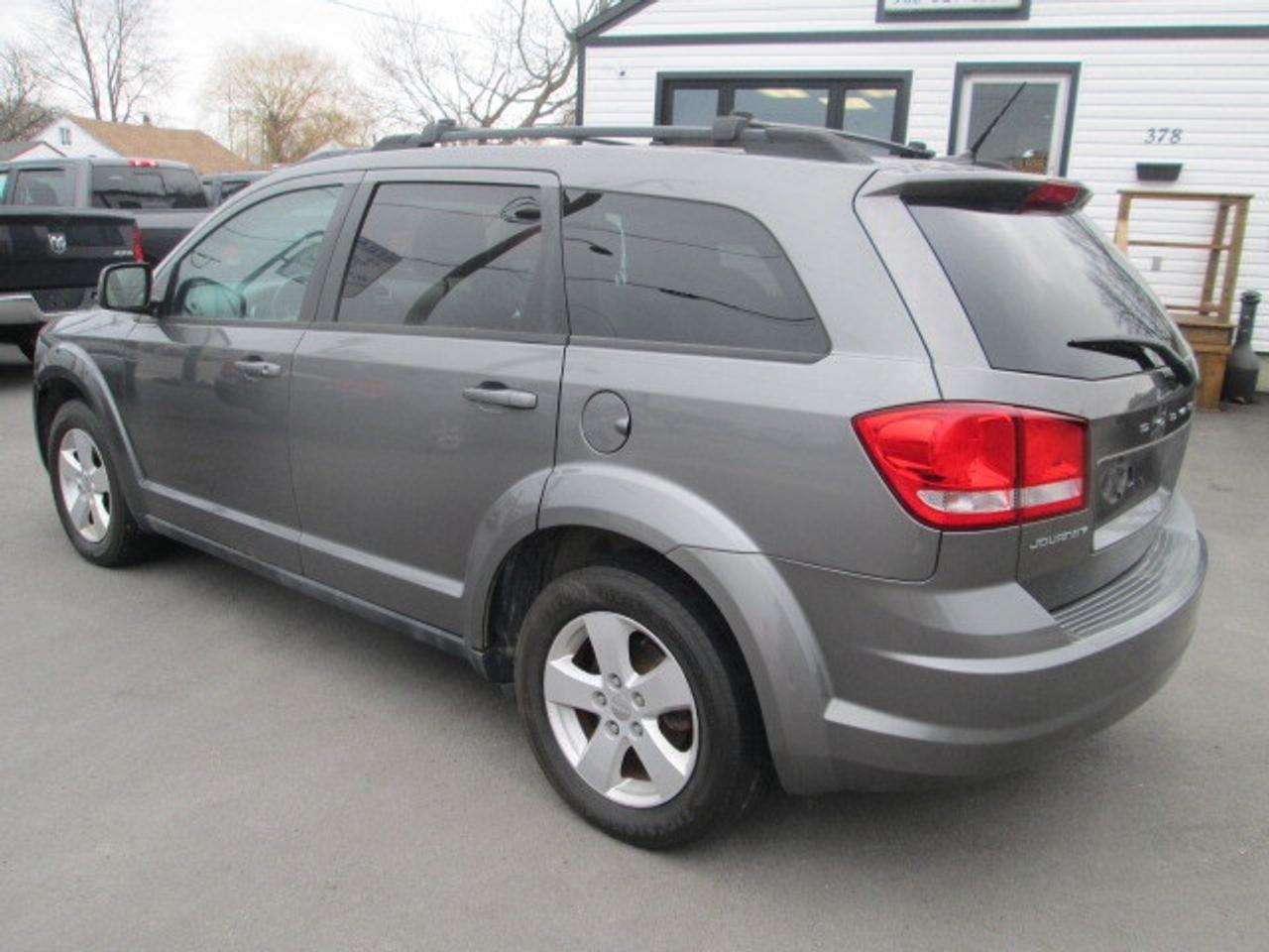2012 Dodge Journey FWD 4dr SE Plus, Local Trade In, Alloy Wheels Photo