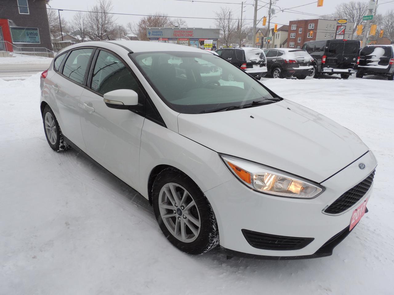 2017 Ford Focus SE Photo