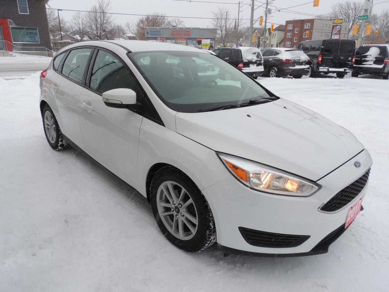 2017 Ford Focus SE Photo4
