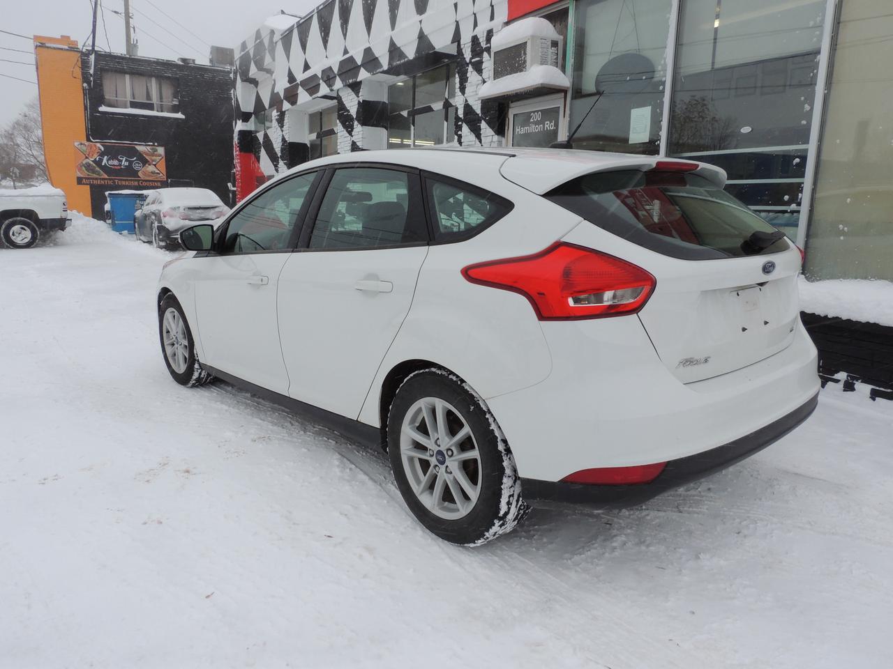 2017 Ford Focus SE Photo