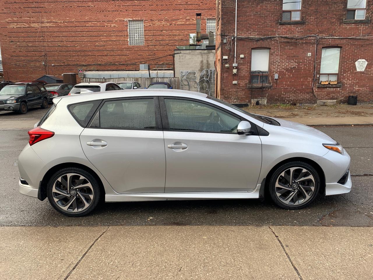 2018 Toyota Corolla iM CVT iM Photo