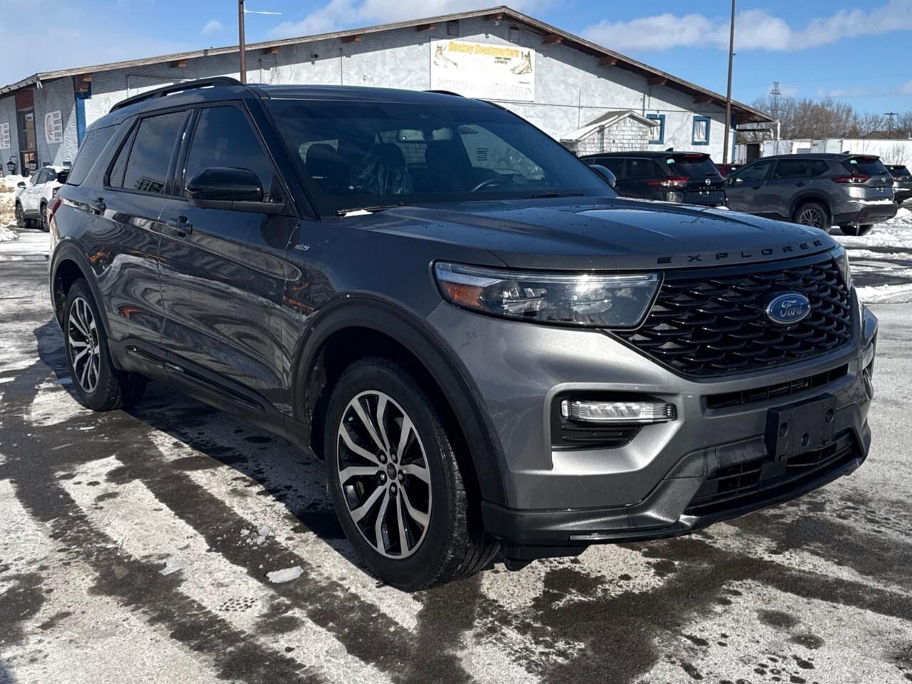 2022 Ford Explorer ST-LINE   MOONROOF   LOW KMS Photo2