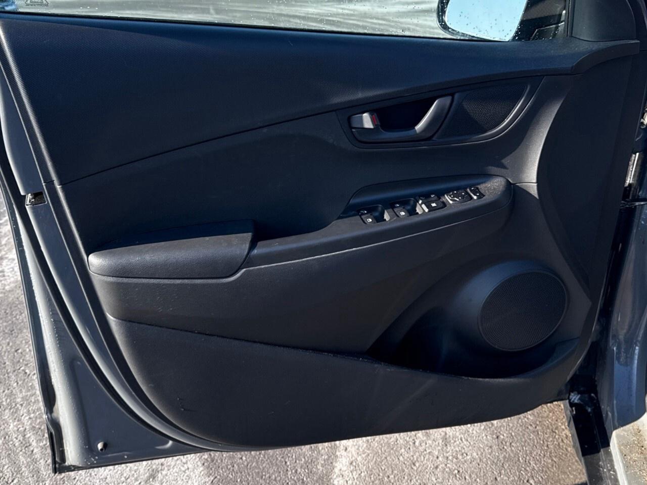 2021 Hyundai KONA TREND   AWD   ONE-OWNER Photo