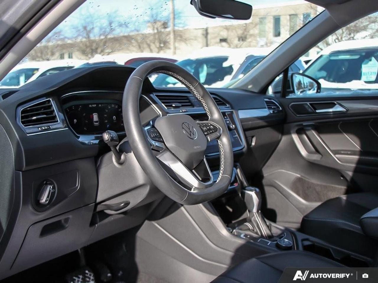 2022 Volkswagen Tiguan ComfortlineAWD, ACCIDENT-FREE, HTD SEATS, HTD WHEE Photo