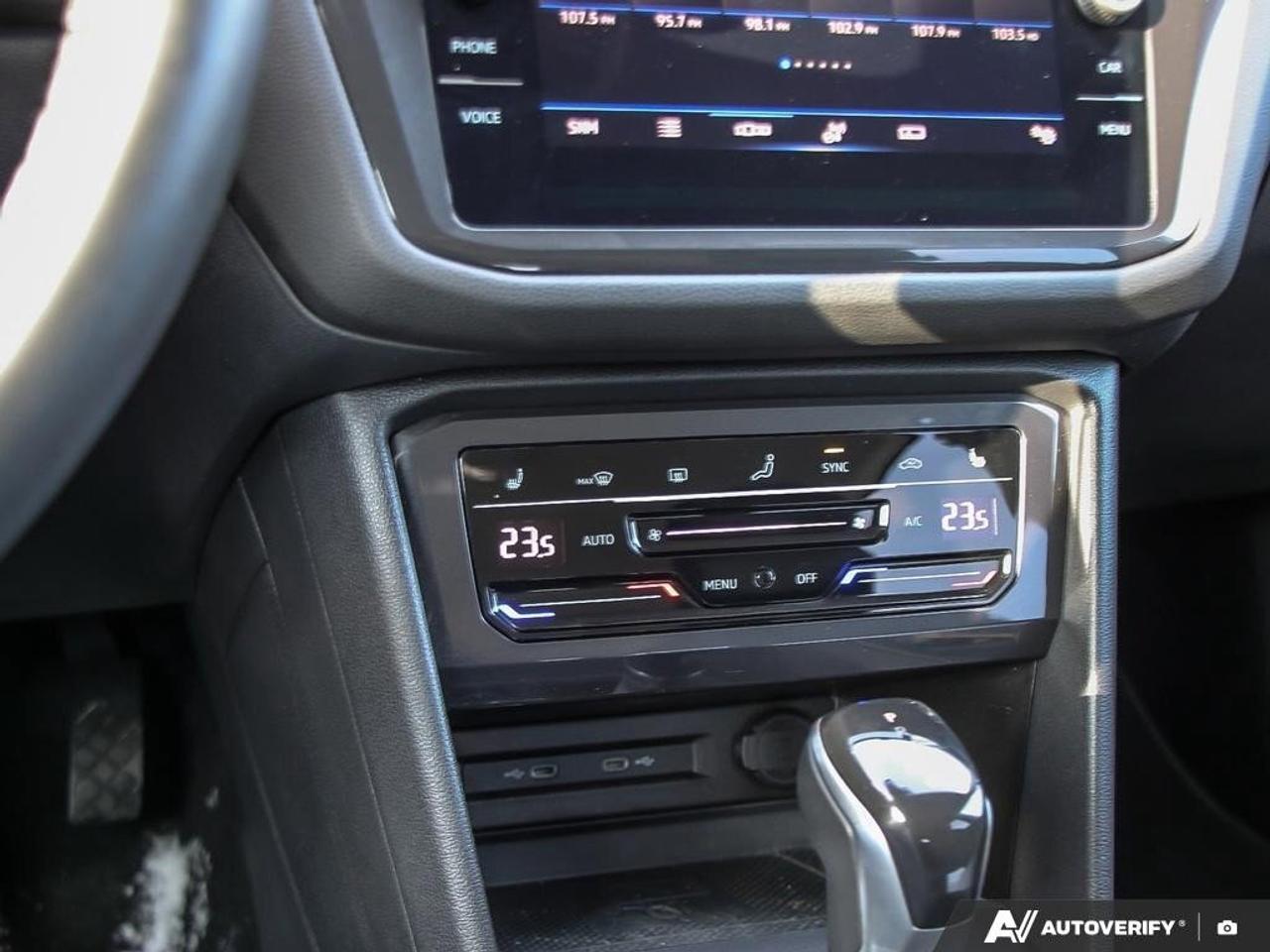 2022 Volkswagen Tiguan ComfortlineAWD, ACCIDENT-FREE, HTD SEATS, HTD WHEE Photo