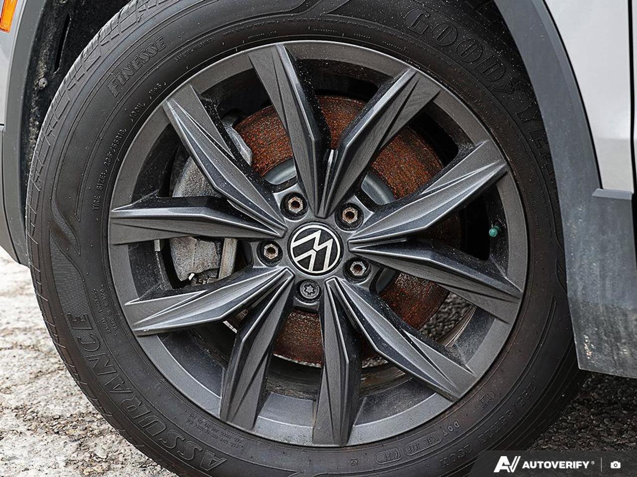 2022 Volkswagen Tiguan ComfortlineAWD, ACCIDENT-FREE, HTD SEATS, HTD WHEE Photo