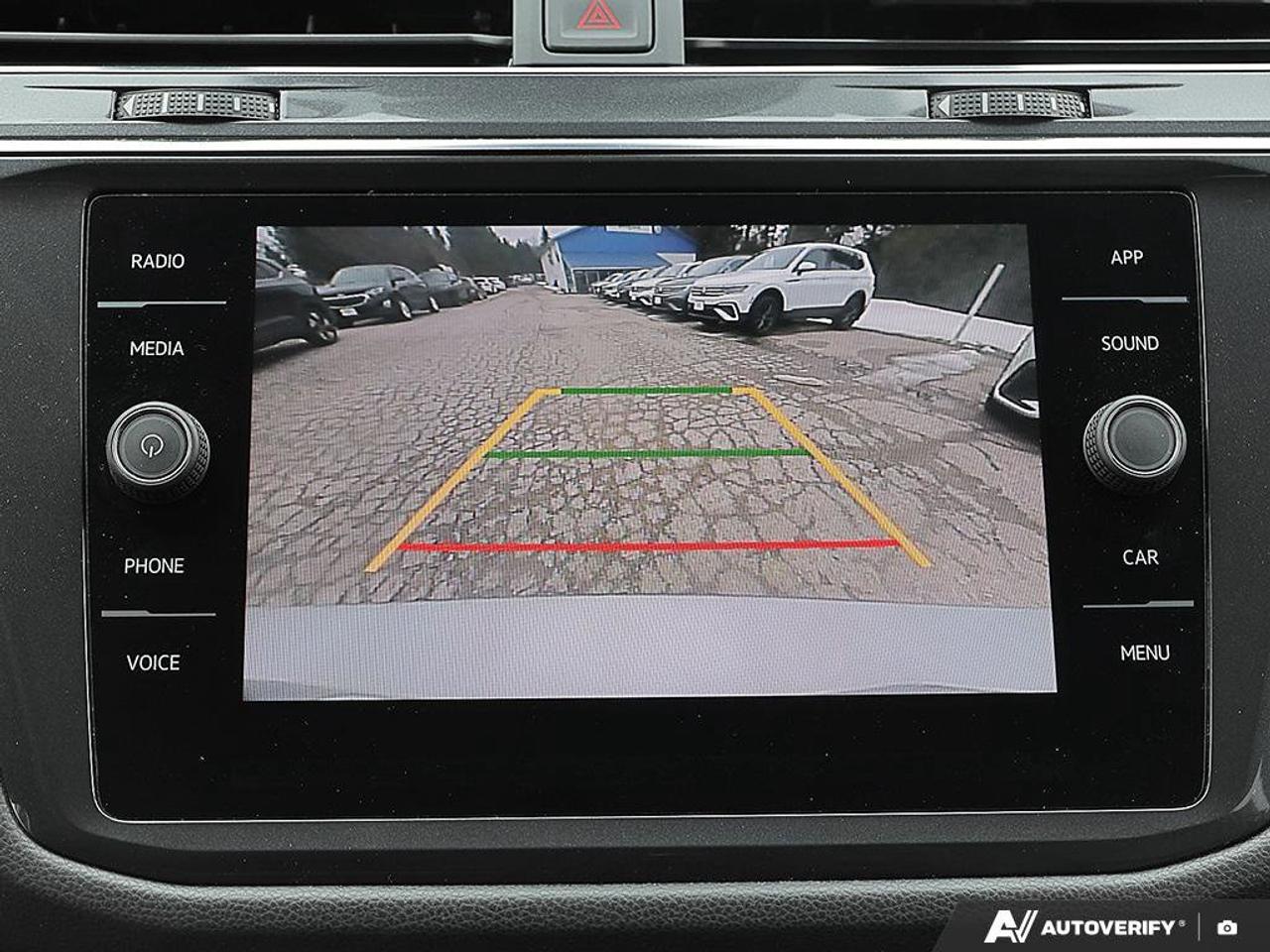 2022 Volkswagen Tiguan ComfortlineAWD, ACCIDENT-FREE, HTD SEATS, HTD WHEE Photo
