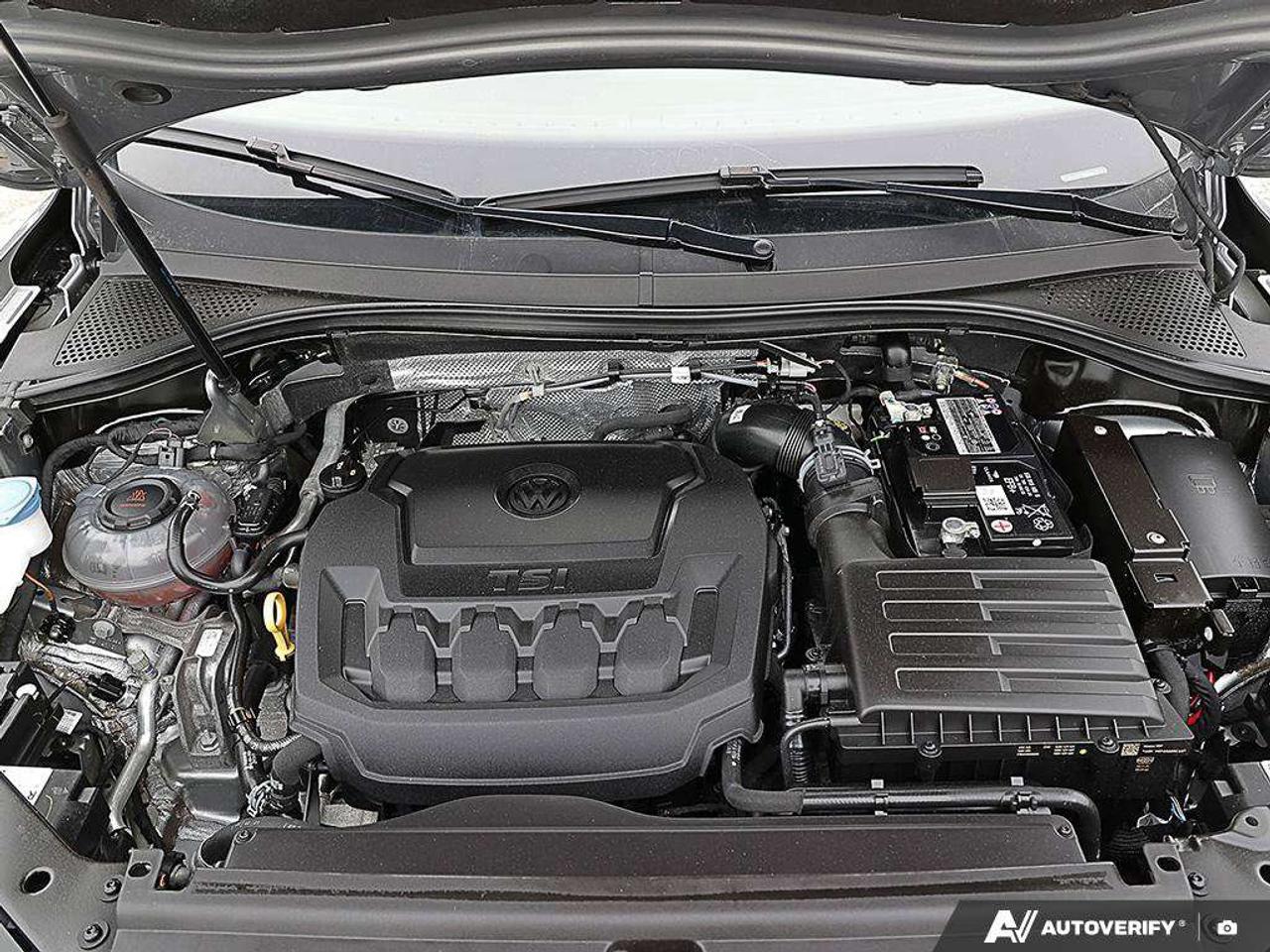 2022 Volkswagen Tiguan ComfortlineAWD, ACCIDENT-FREE, HTD SEATS, HTD WHEEL, APPLE CARPLAY, DIGITAL COCKPIT, BACKUP CAM Photo