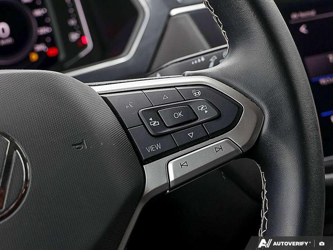 2022 Volkswagen Tiguan ComfortlineAWD, ACCIDENT-FREE, HTD SEATS, HTD WHEEL, APPLE CARPLAY, DIGITAL COCKPIT, BACKUP CAM Photo