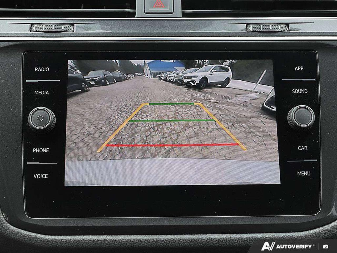 2022 Volkswagen Tiguan ComfortlineAWD, ACCIDENT-FREE, HTD SEATS, HTD WHEEL, APPLE CARPLAY, DIGITAL COCKPIT, BACKUP CAM Photo
