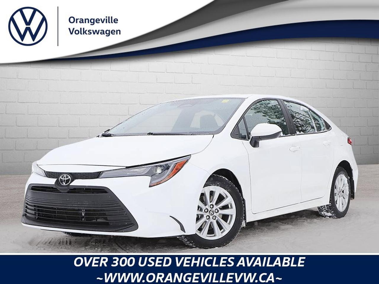2023 Toyota Corolla Le CvtLE UPGRADE PACK, SUNROOF, ALLOY WHEELS, APPL Photo0