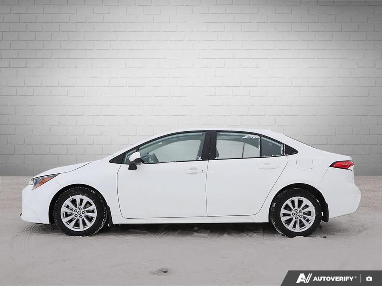 2023 Toyota Corolla Le CvtLE UPGRADE PACK, SUNROOF, ALLOY WHEELS, APPL Photo2