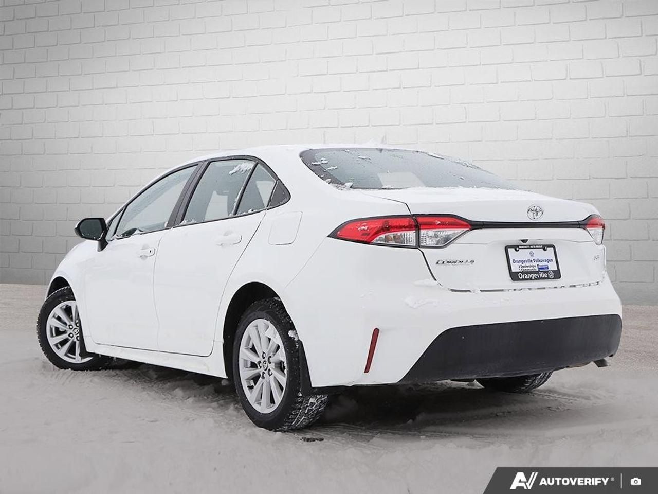 2023 Toyota Corolla Le CvtLE UPGRADE PACK, SUNROOF, ALLOY WHEELS, APPL Photo