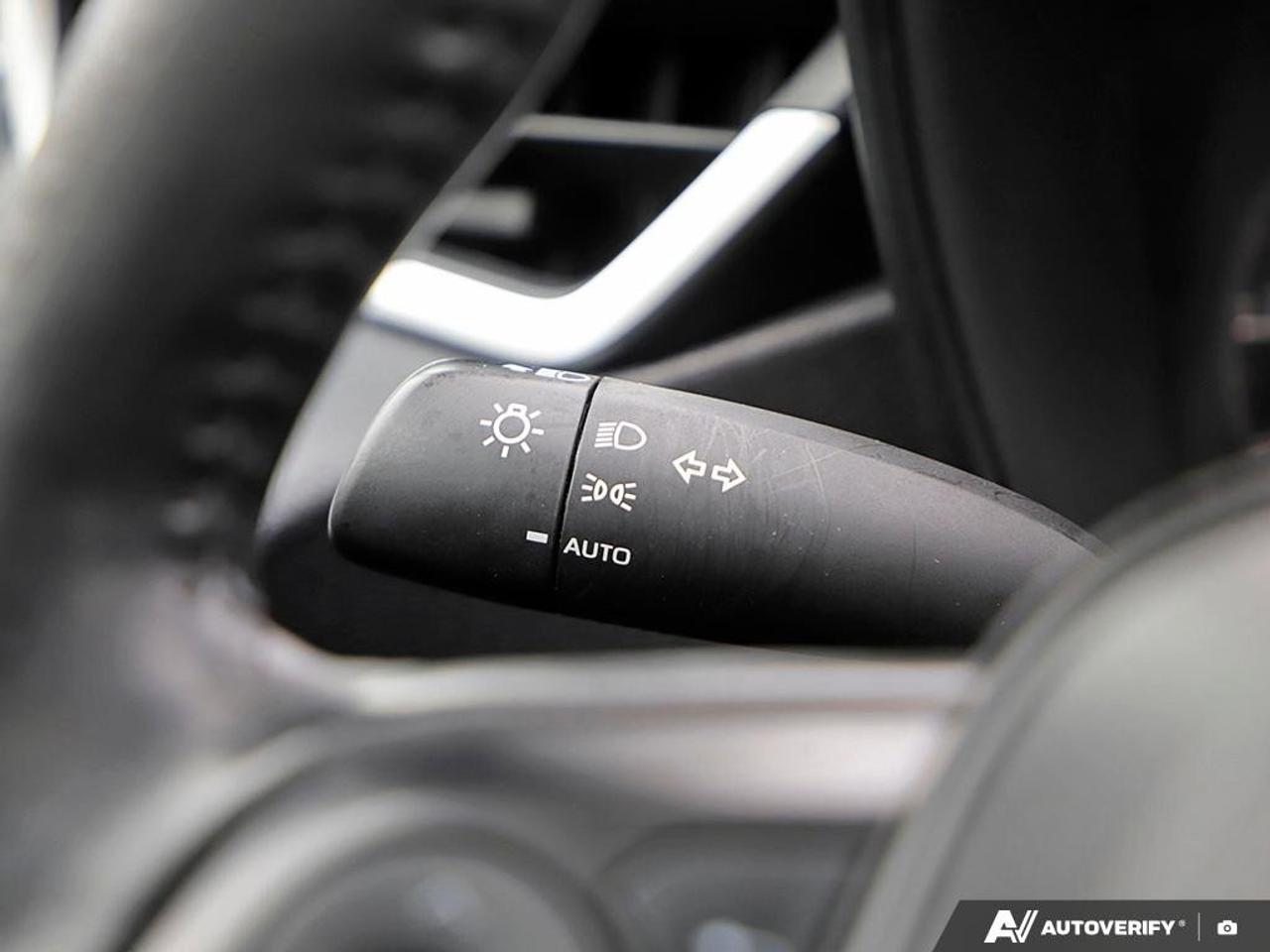 2023 Toyota Corolla Le CvtLE UPGRADE PACK, SUNROOF, ALLOY WHEELS, APPL Photo