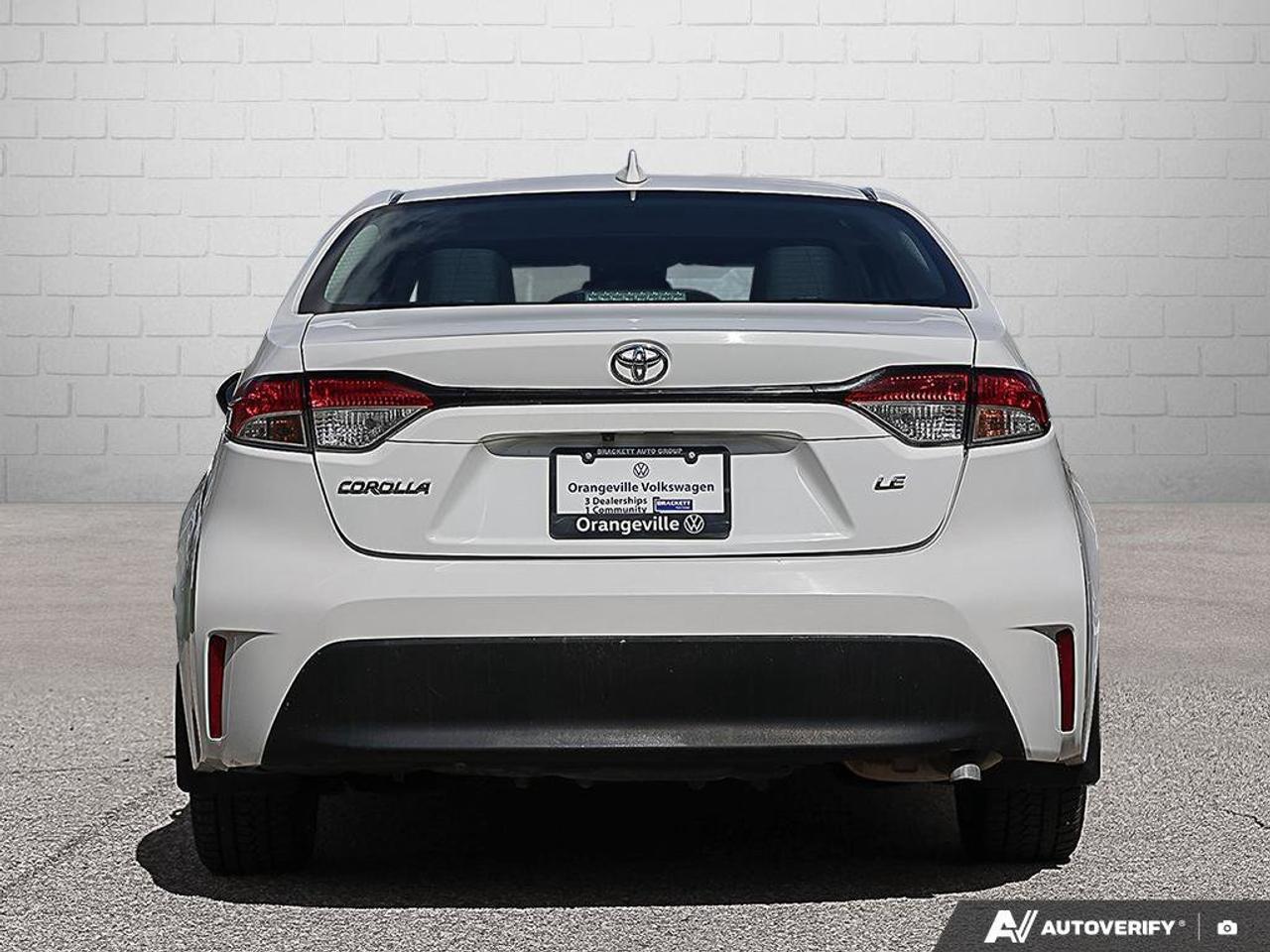 2023 Toyota Corolla Le CvtLE UPGRADE PACK, SUNROOF, ALLOY WHEELS, APPL Photo4