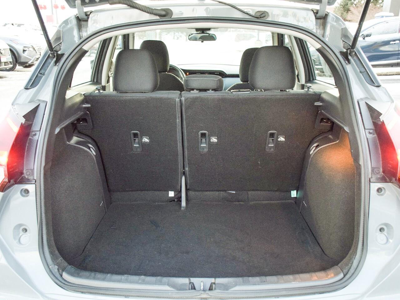 2023 Nissan Kicks SV FWD, APPLE CARPLAY, REMOTE START Photo