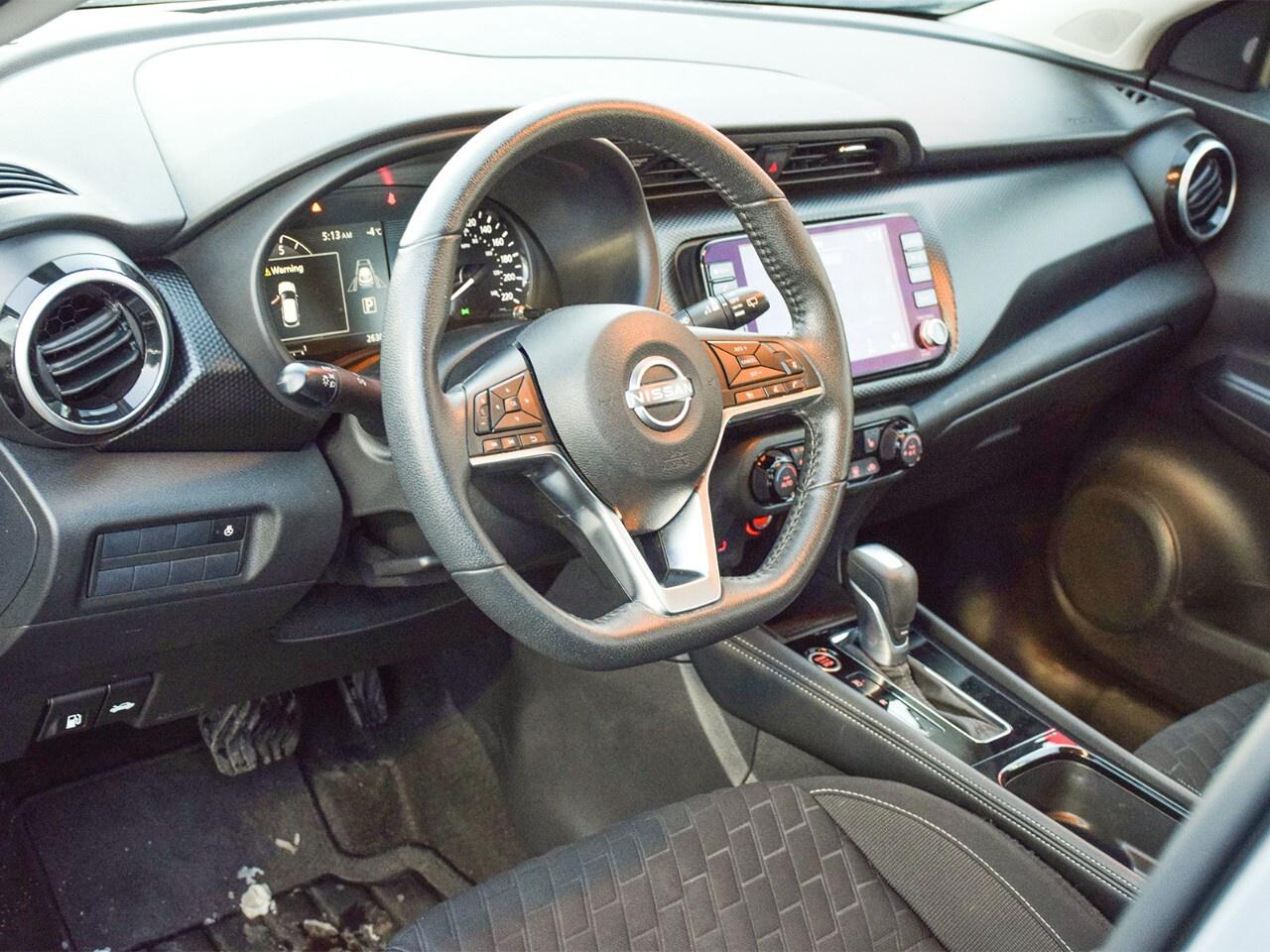 2023 Nissan Kicks SV FWD, APPLE CARPLAY, REMOTE START Photo