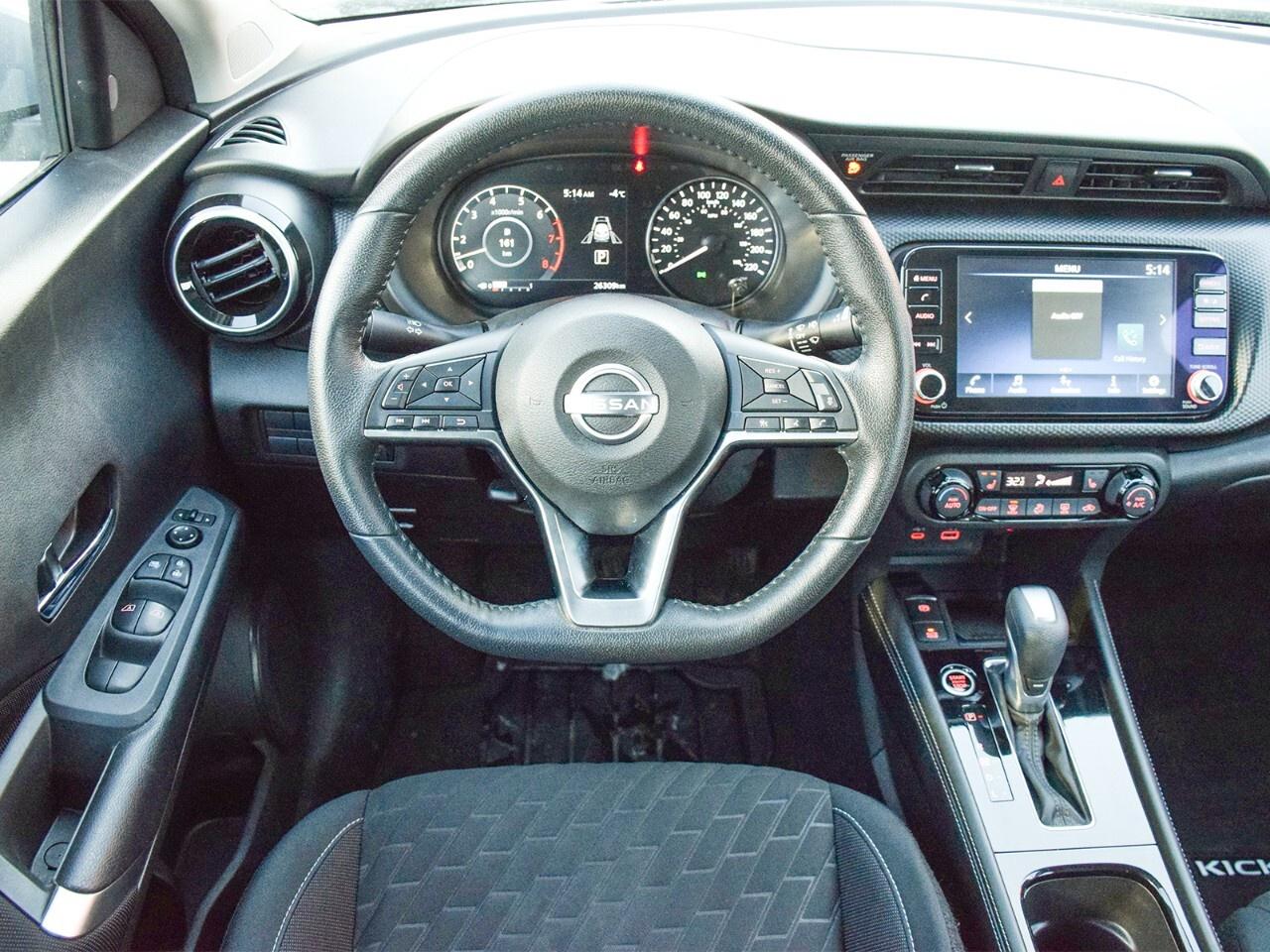 2023 Nissan Kicks SV FWD, APPLE CARPLAY, REMOTE START Photo