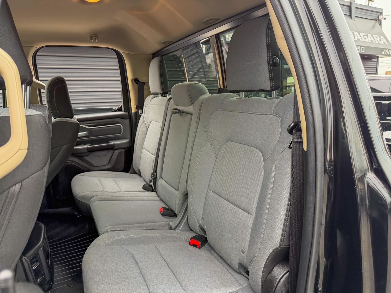 2019 RAM 1500 Big Horn-Quad Cab 6'4  Box/4X4/CAMERA/3.6L/HITCH Photo