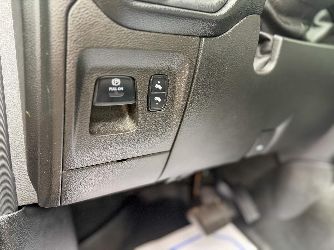 2019 RAM 1500 Big Horn-Quad Cab 6'4  Box/4X4/CAMERA/3.6L/HITCH Photo