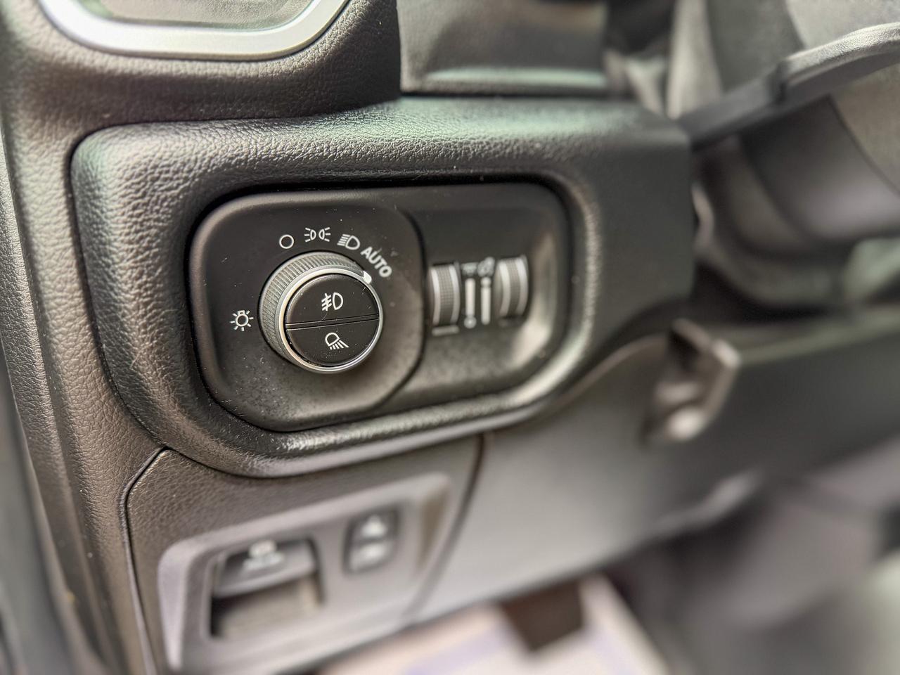 2019 RAM 1500 Big Horn-Quad Cab 6'4  Box/4X4/CAMERA/3.6L/HITCH Photo