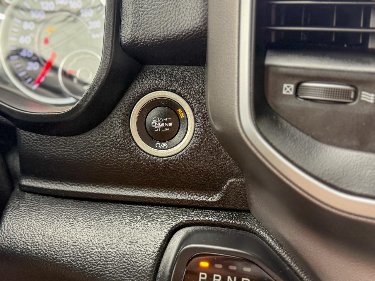 2019 RAM 1500 Big Horn-Quad Cab 6'4  Box/4X4/CAMERA/3.6L/HITCH Photo