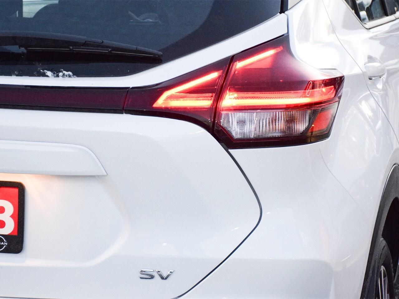 2023 Nissan Kicks SV FWD, LOW KMS, NEW BRAKES Photo