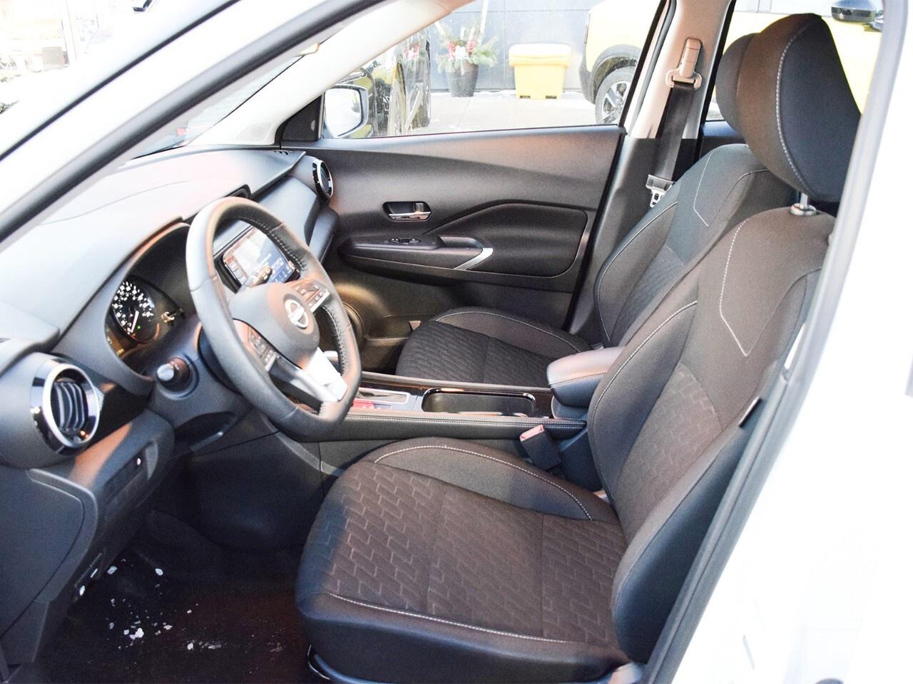 2023 Nissan Kicks SV FWD, LOW KMS, NEW BRAKES Photo