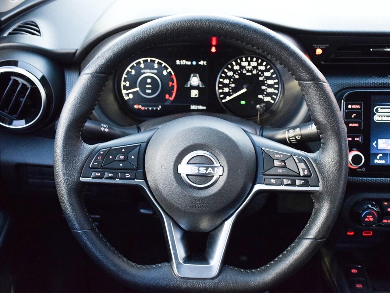 2023 Nissan Kicks SV FWD, LOW KMS, NEW BRAKES Photo