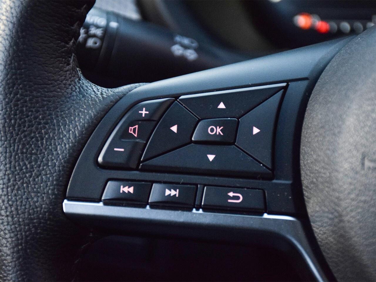 2023 Nissan Kicks SV FWD, LOW KMS, NEW BRAKES Photo