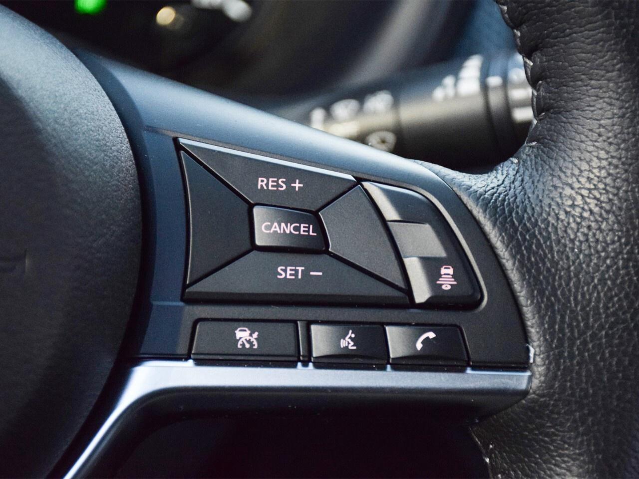 2023 Nissan Kicks SV FWD, LOW KMS, NEW BRAKES Photo