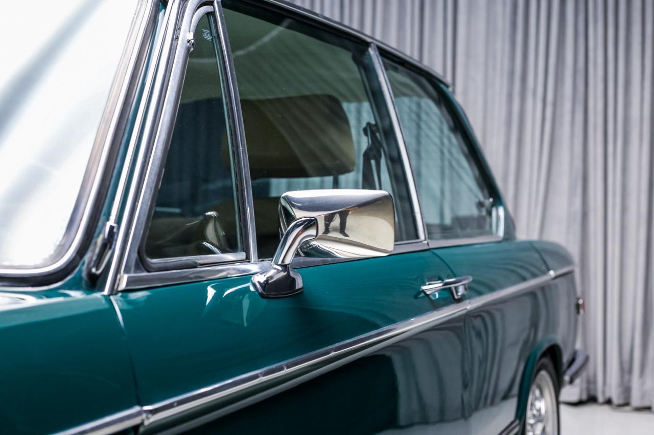 1973 BMW 2002 2.0L 125HP 4 SPEED MANUAL  RECAROSEATS POWERTRUNK Photo