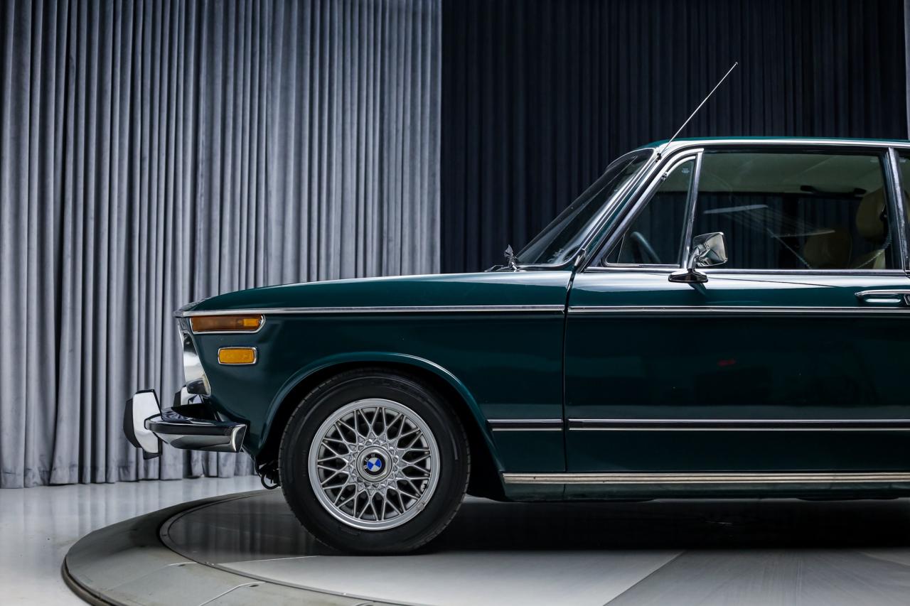 1973 BMW 2002 2.0L 125HP 4 SPEED MANUAL  RECAROSEATS POWERTRUNK Photo