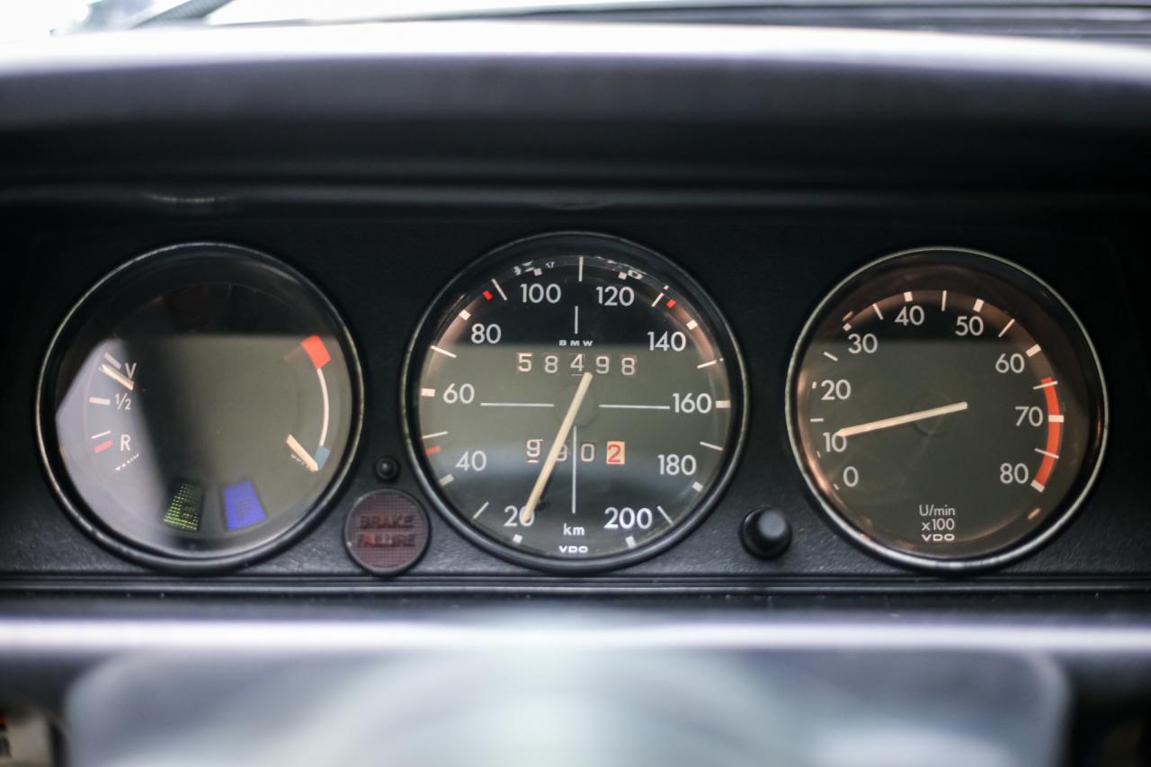 1973 BMW 2002 2.0L 125HP 4 SPEED MANUAL  RECAROSEATS POWERTRUNK Photo