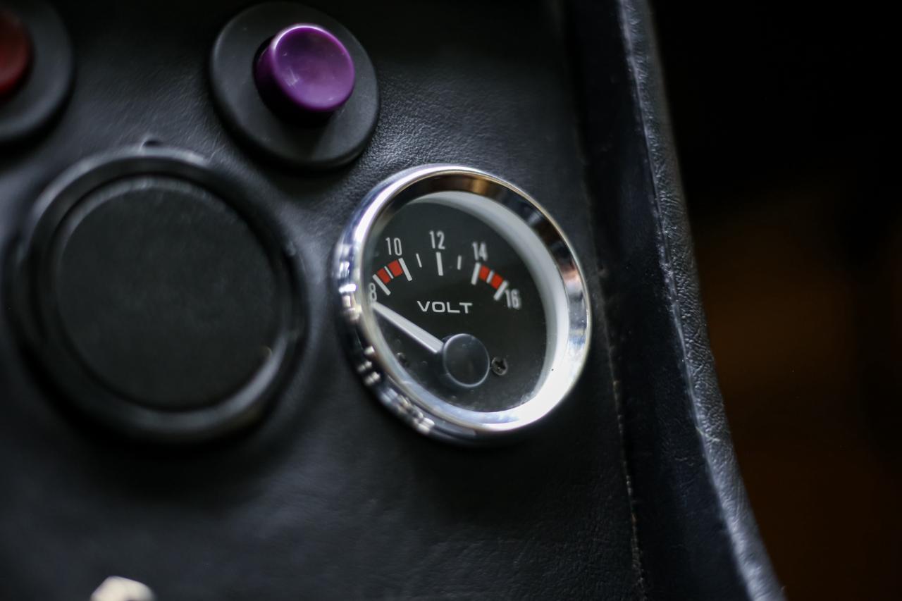 1973 BMW 2002 2.0L 125HP 4 SPEED MANUAL  RECAROSEATS POWERTRUNK Photo