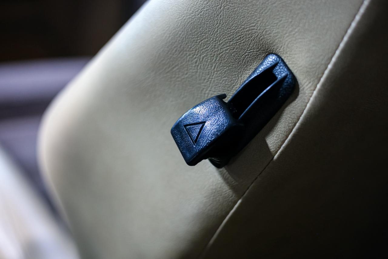 1973 BMW 2002 2.0L 125HP 4 SPEED MANUAL  RECAROSEATS POWERTRUNK Photo