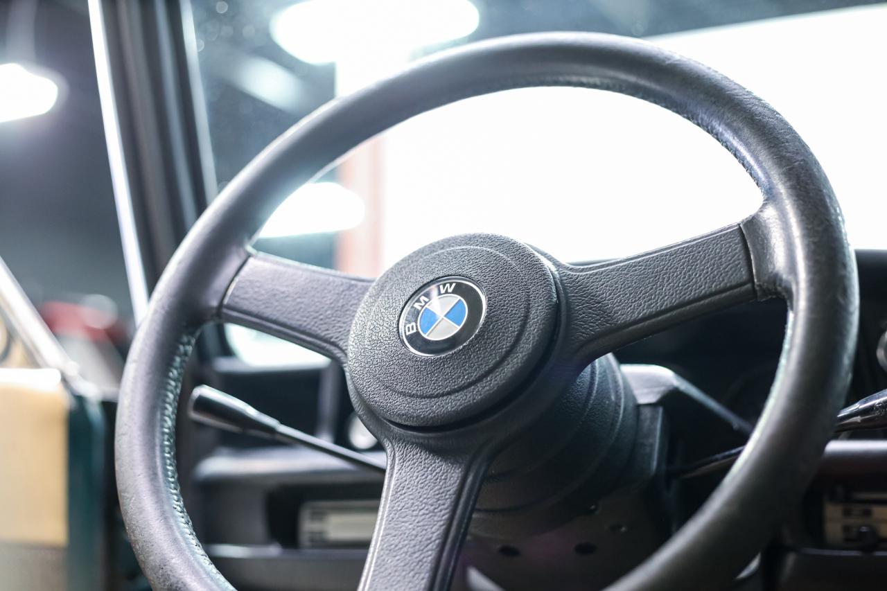 1973 BMW 2002 2.0L 125HP 4 SPEED MANUAL  RECAROSEATS POWERTRUNK Photo