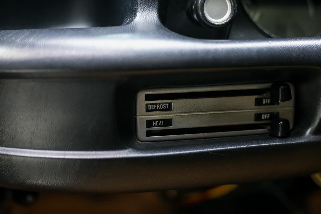 1973 BMW 2002 2.0L 125HP 4 SPEED MANUAL  RECAROSEATS POWERTRUNK Photo