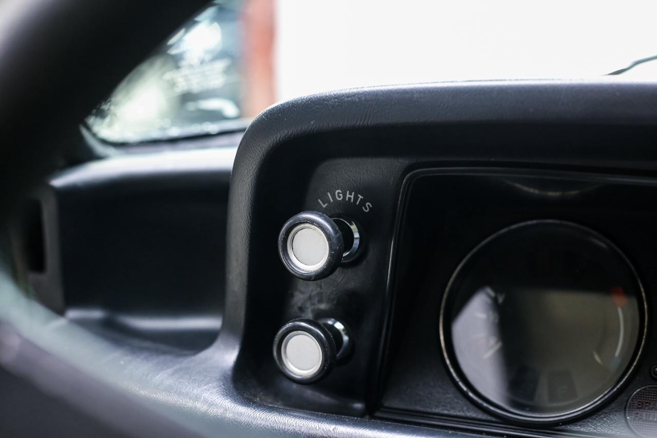 1973 BMW 2002 2.0L 125HP 4 SPEED MANUAL  RECAROSEATS POWERTRUNK Photo