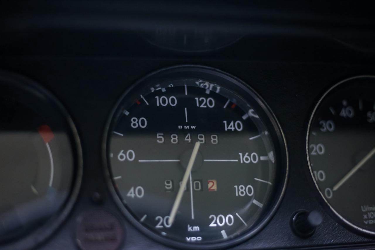 1973 BMW 2002 2.0L 125HP 4 SPEED MANUAL  RECAROSEATS POWERTRUNK Photo