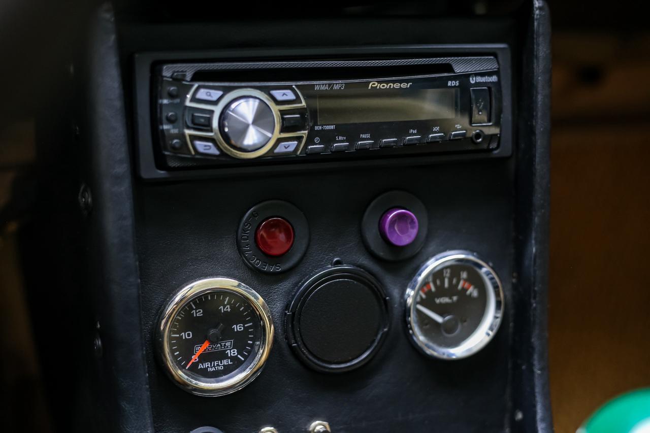 1973 BMW 2002 2.0L 125HP 4 SPEED MANUAL  RECAROSEATS POWERTRUNK Photo