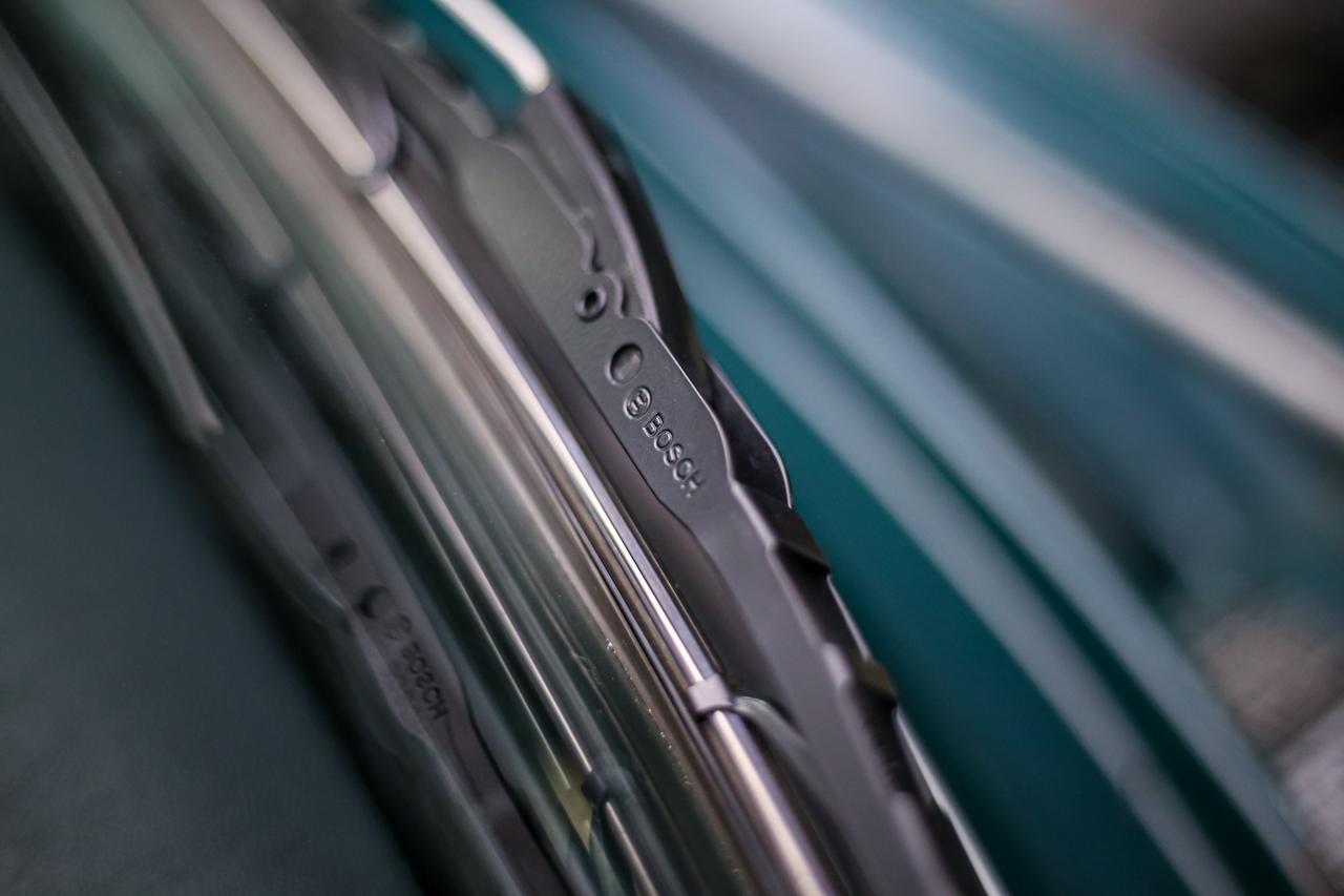 1973 BMW 2002 2.0L 125HP 4 SPEED MANUAL  RECAROSEATS POWERTRUNK Photo