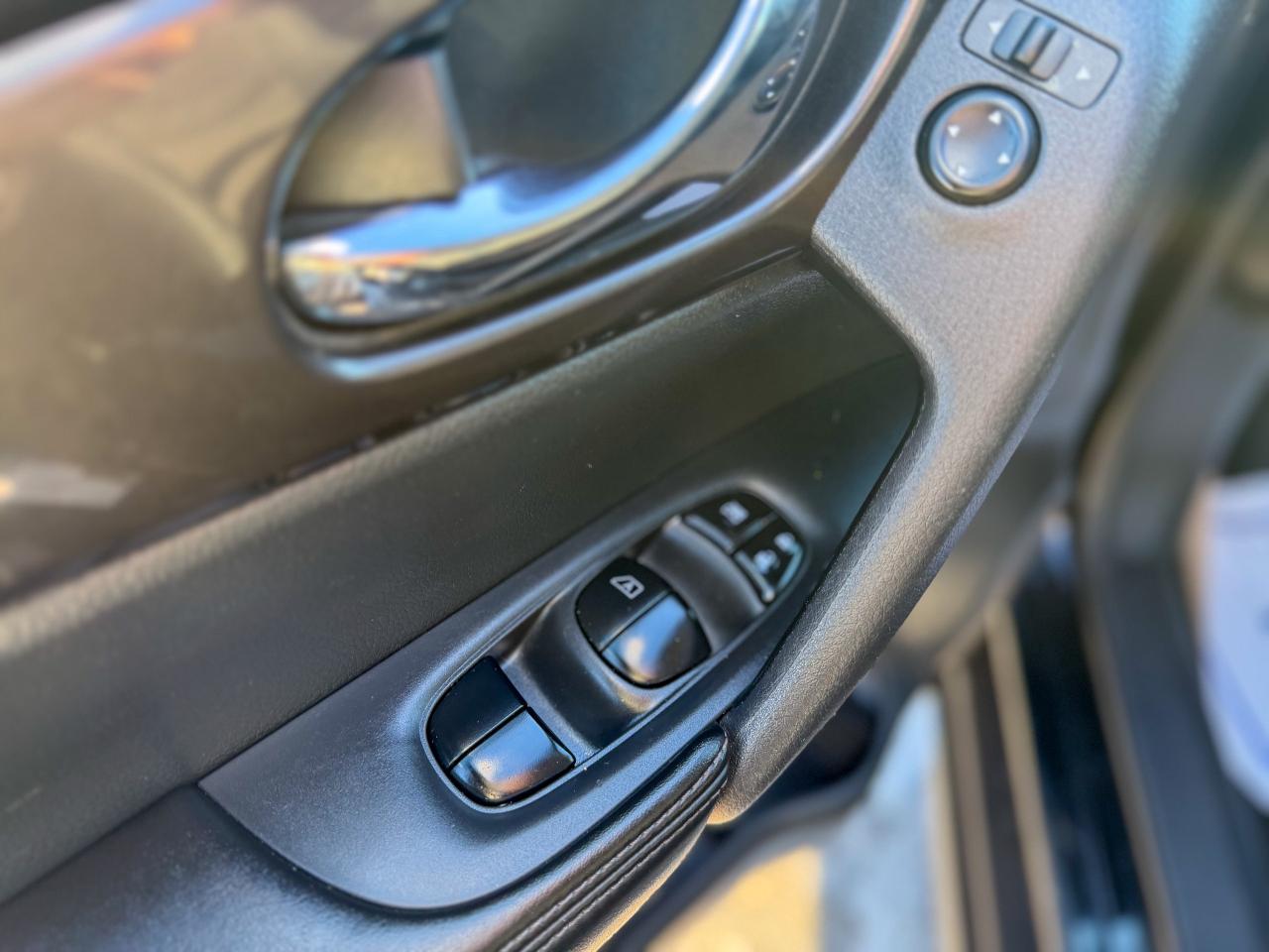 2019 Nissan Rogue SV-AWD/LOW KM/CAMERA/ACC/REMOTE/NO ACCIDENTS Photo