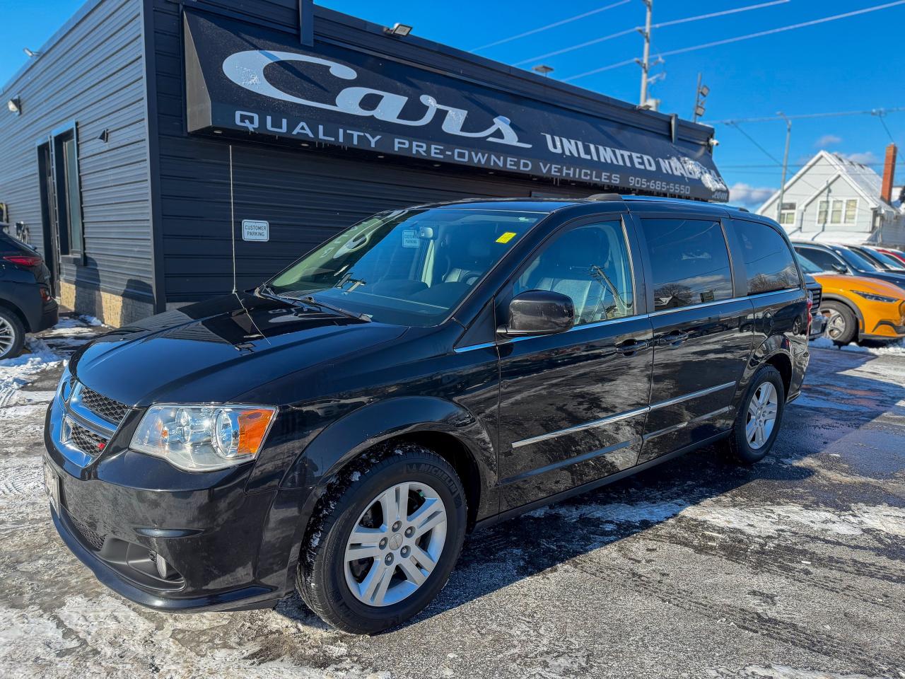 2017 Dodge Grand Caravan Crew Plus/P. SLIDING DOORS/DVD/LEATHER/LOW KM/NAVI Photo0