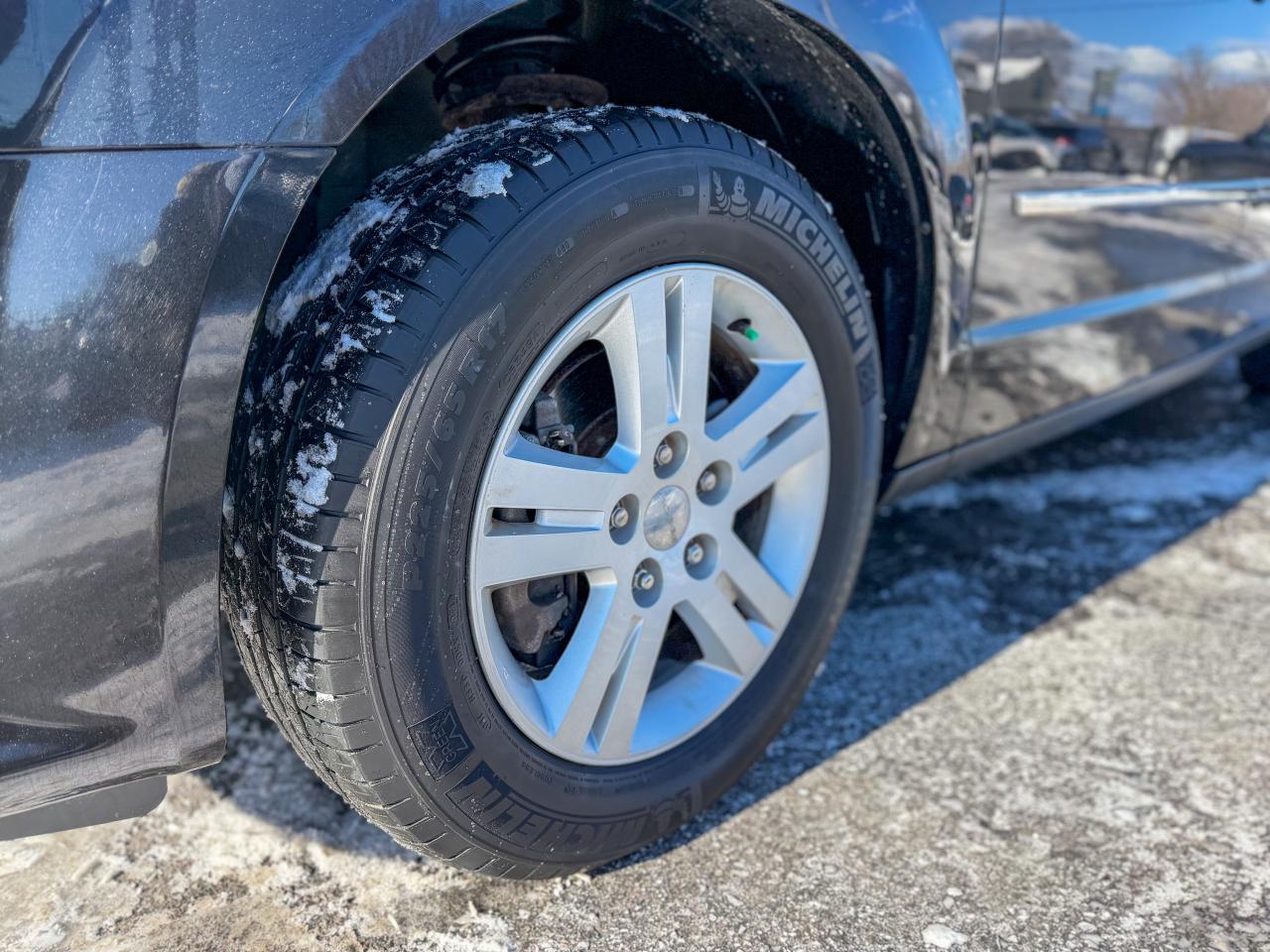 2017 Dodge Grand Caravan Crew Plus/P. SLIDING DOORS/DVD/LEATHER/LOW KM/NAVI Photo