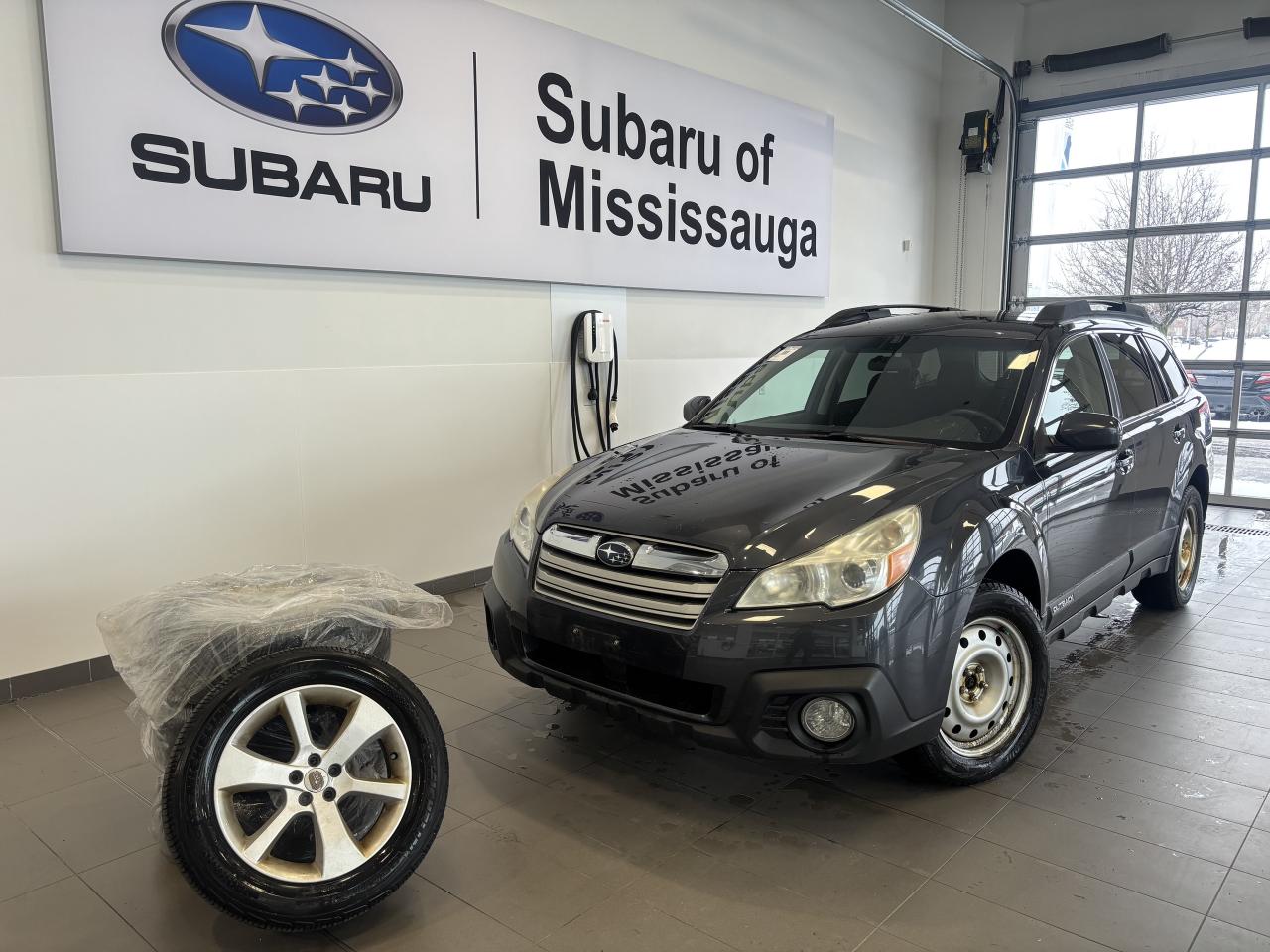 2013 Subaru Outback 2.5i   1 OWNER   2 SETS OF TIRES/RIMS   SOLD ASIS! Photo