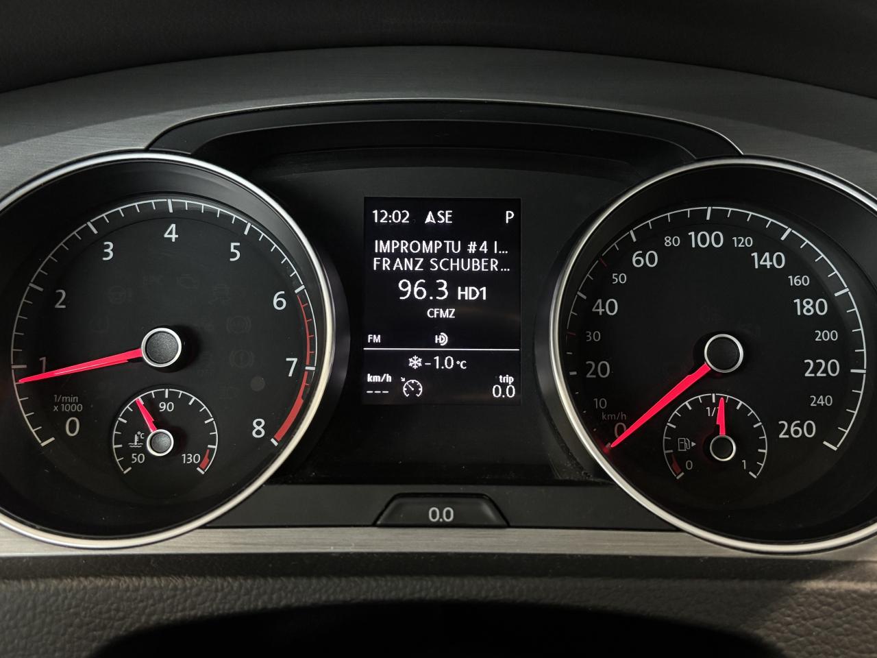 2016 Volkswagen Golf COMFORTLINE   CLEAN CARFAX   SOLD ASIS   BACK CAM! Photo