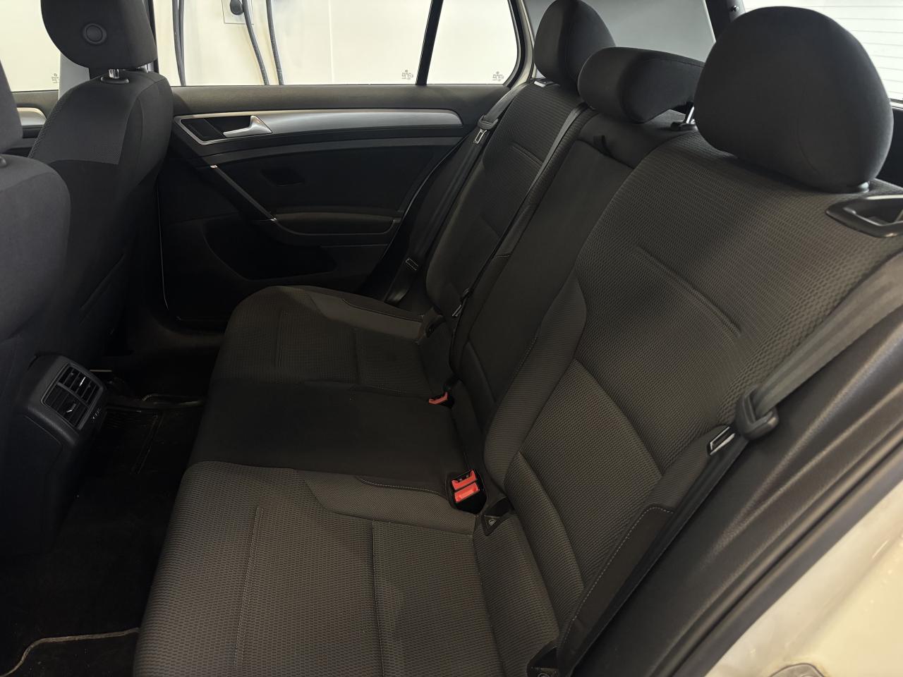 2016 Volkswagen Golf COMFORTLINE   CLEAN CARFAX   SOLD ASIS   BACK CAM! Photo