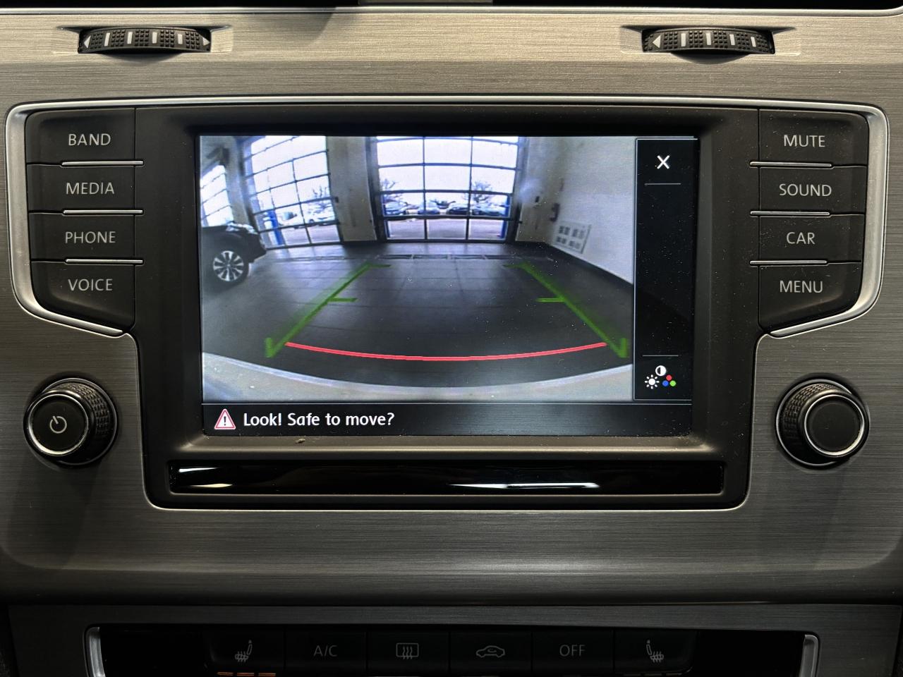 2016 Volkswagen Golf COMFORTLINE   CLEAN CARFAX   SOLD ASIS   BACK CAM! Photo